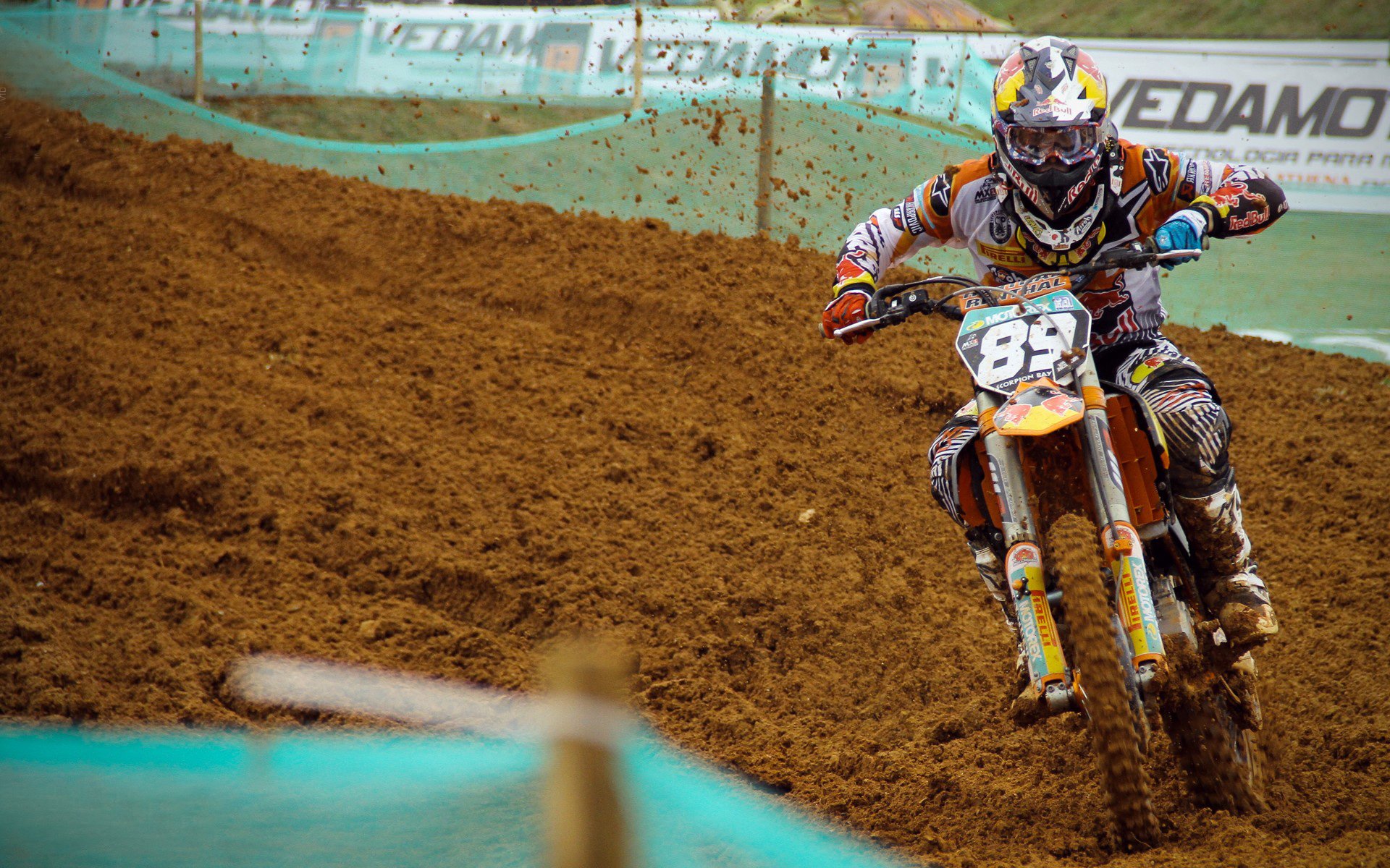 姆巴佩获得法甲最佳球员奖，表现出色，姆巴佩是法国队吗